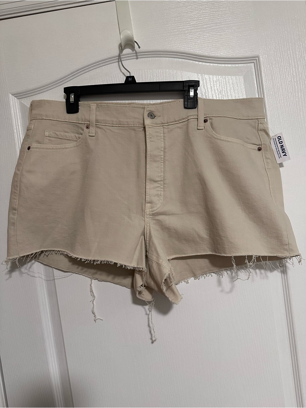 Old Navy Sky-Hi A-Line Shorts Size 20 NWT Beige Raw Hem High Rise